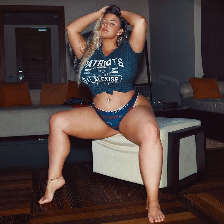750px x 750px - Ashley Alexiss Biography: A Sexiest & Most High Rated Plus Size Model