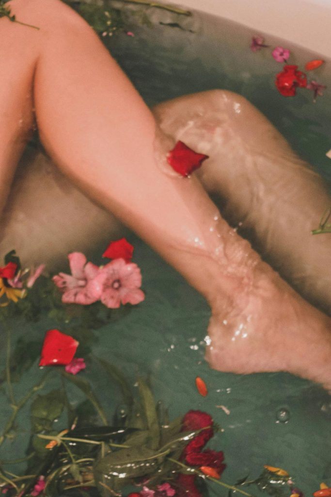 Do tanned legs appear more sexy and attractive 1