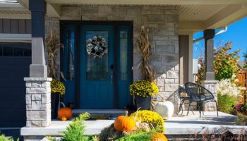 30+ Outdoor Fall Decor Ideas to Embrace the Season