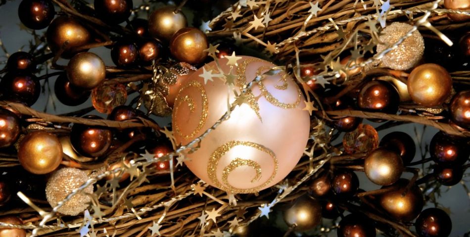 Retro Holiday Decor Bringing Back Vintage Charm for Christmas 2024