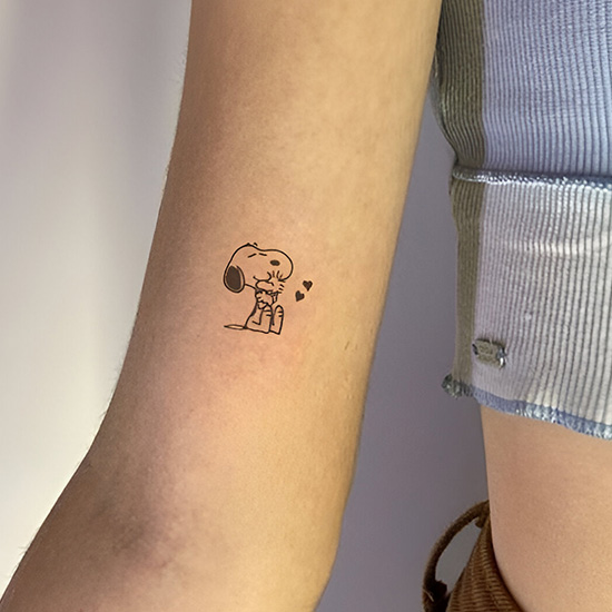 Minimalist Snoopy Outline