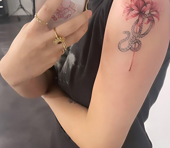 Spider Lily and Snake Combination