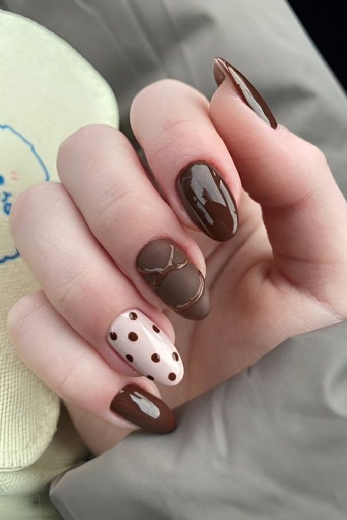 What are Chocolate Milk Nails