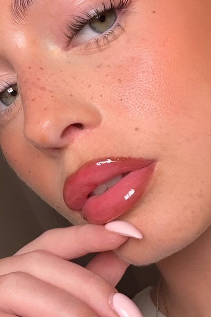 Glossy Berry Lips