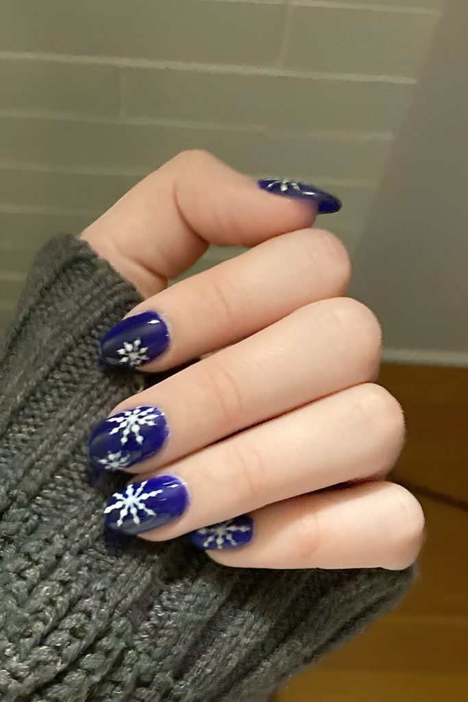 Midnight Snowflake Nails