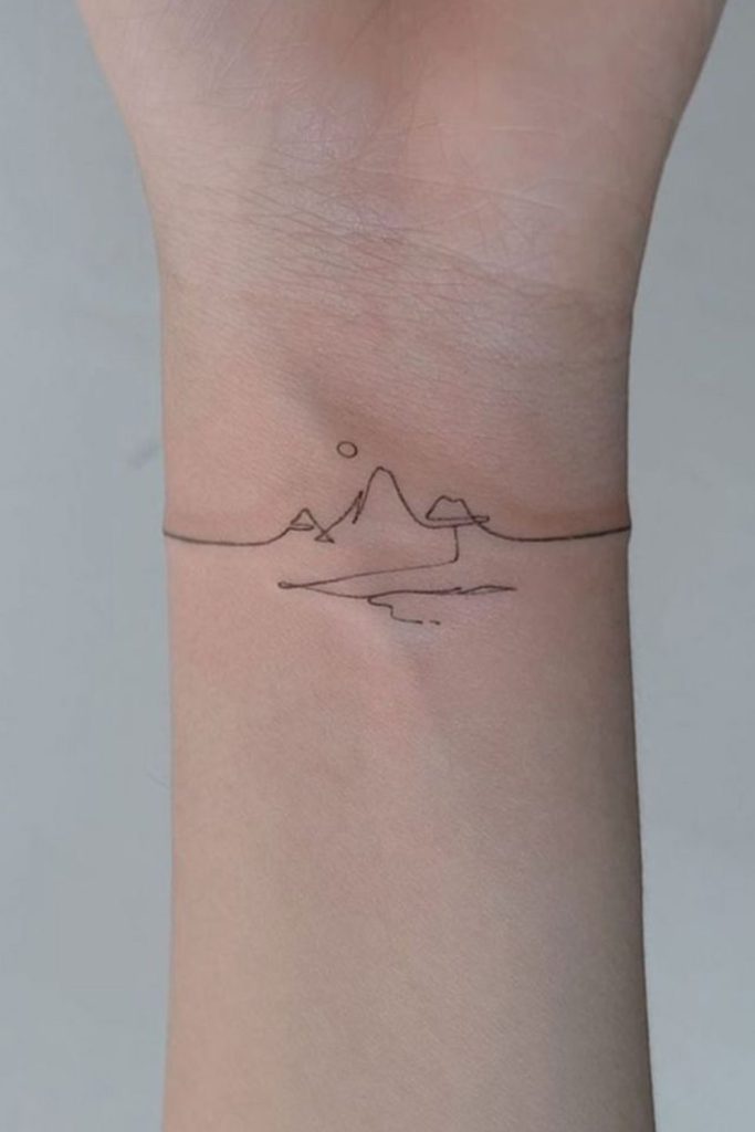minimalist mountain range