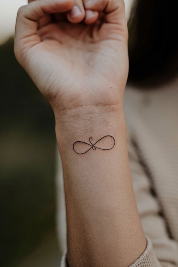 Infinity Symbol with a Twist