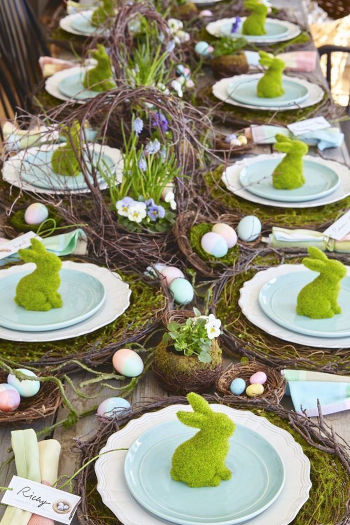 Decorative Easter Place Settings Personalizing Easter