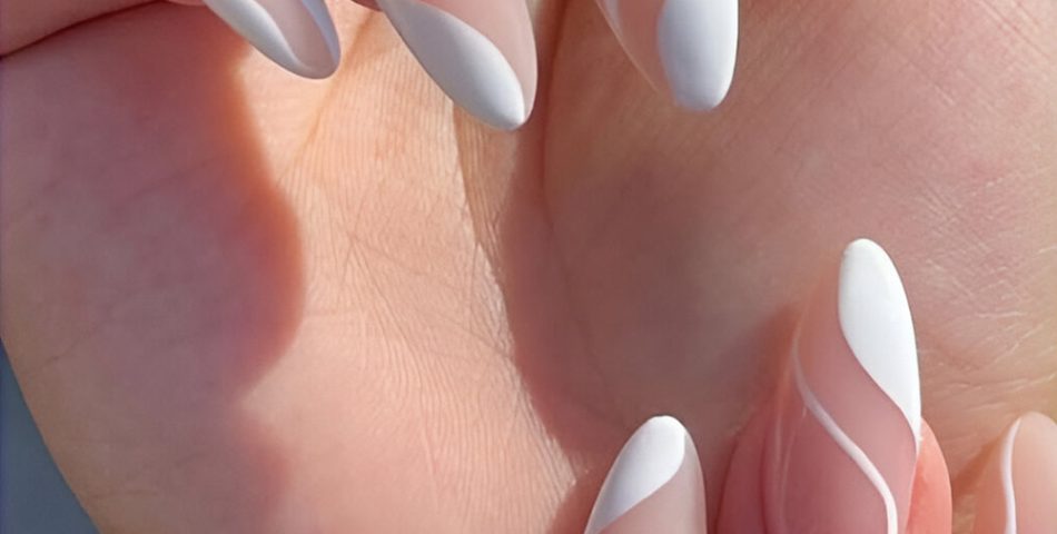 Swirl Art Nails – Retro Meets Modern
