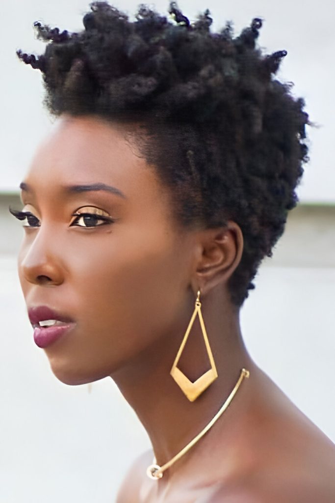 Tapered Afro Puff – Volume & Versatility Combined