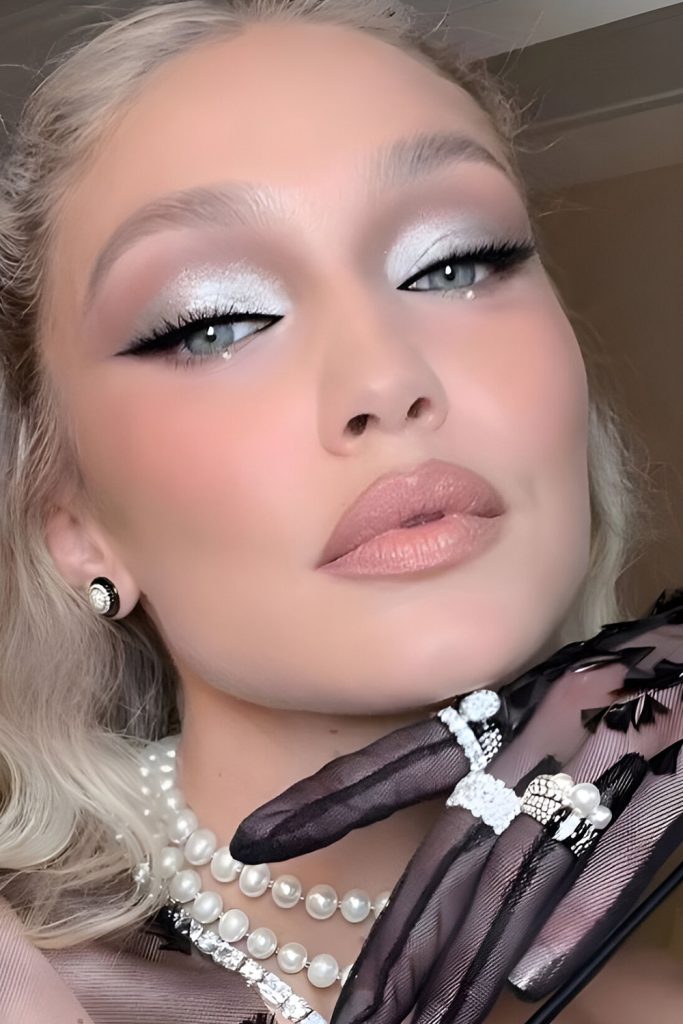 Crease Queen Glitter Liner That Slays