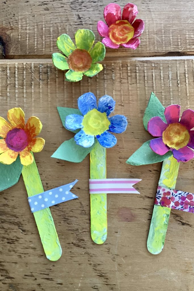 Egg Carton Flower Garden Upcycling has never been so adorable!