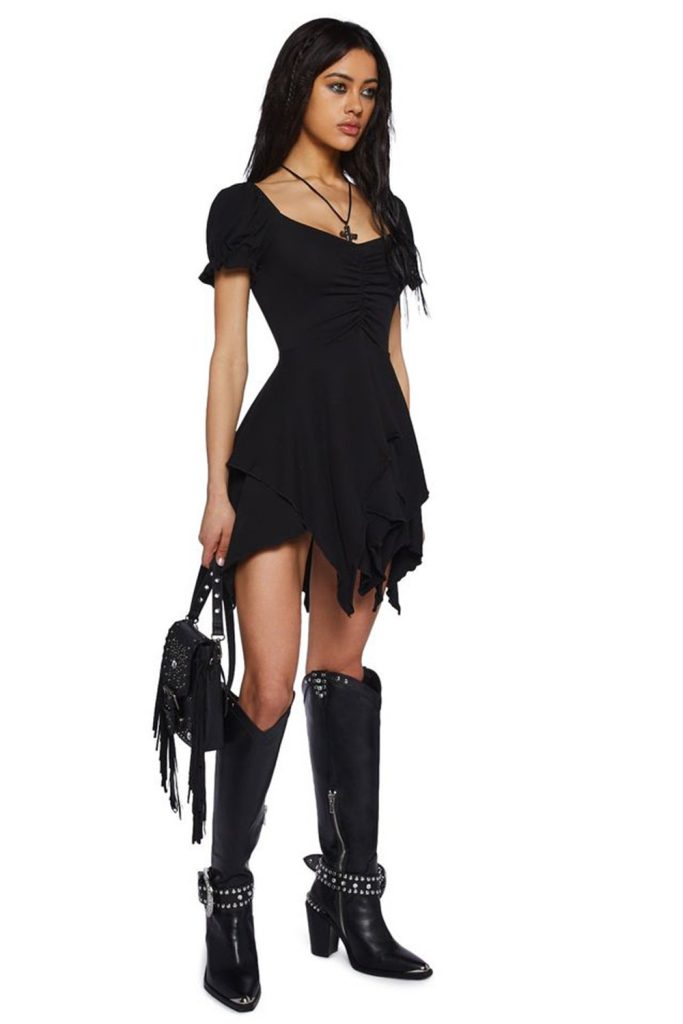 Play with Silhouettes From A Line to Asymmetrical