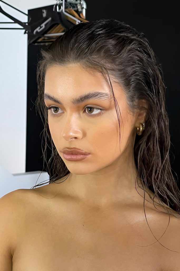 Waves That Frame Like a Halo