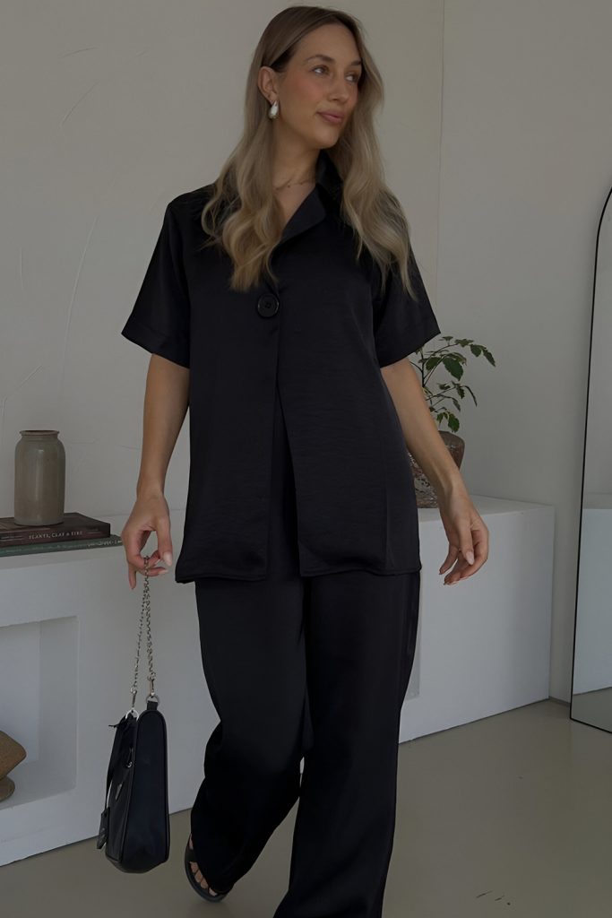 Androgynous, Oversized, Unbothered