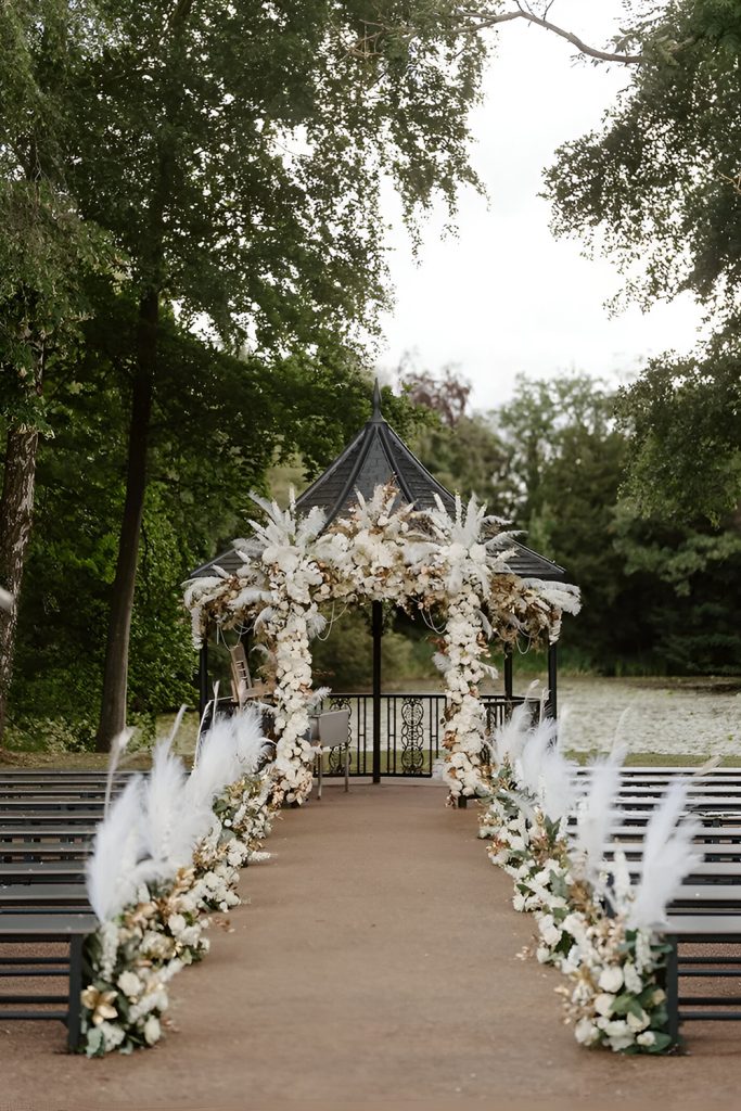 Art Deco Weddings with a Twinkle of 1920s glamour