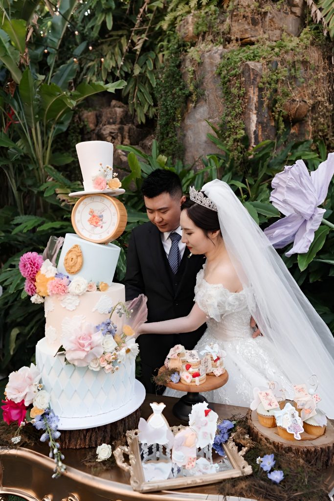 Fall Down the Wonderland Wedding