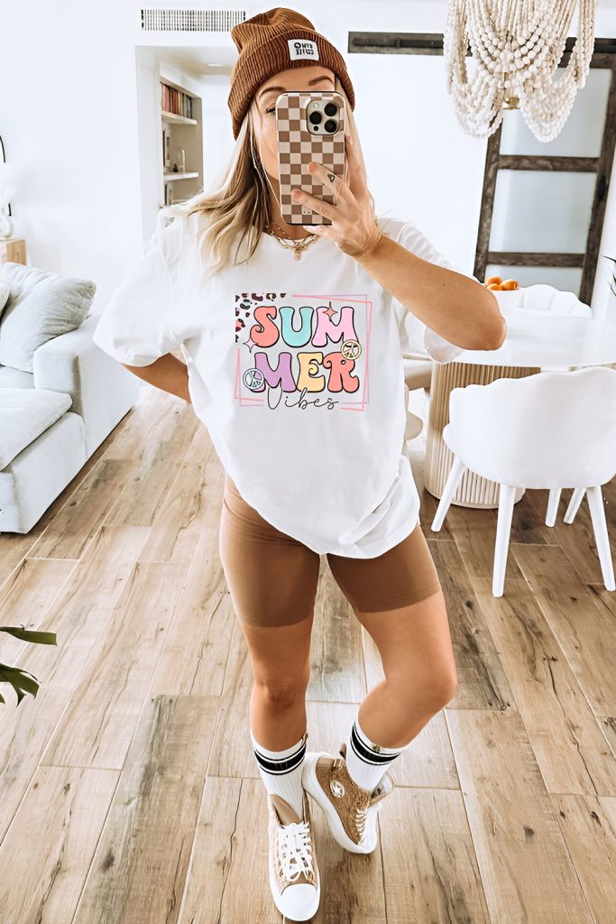 Layering Your Graphic Tee for that Laid Back Fall Vibe