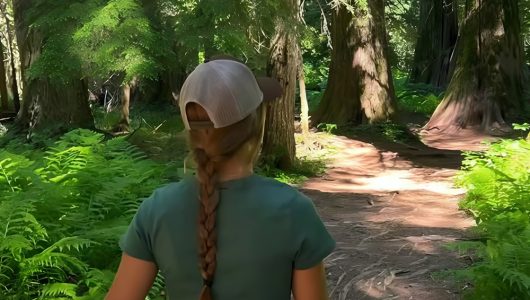 Hairstyles Cooperate with Hats and Headbands