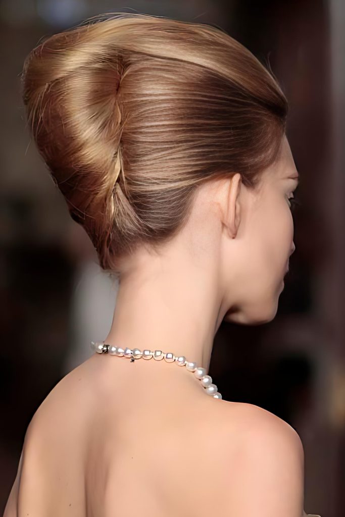Retro Glam That's Surprisingly Waterproof