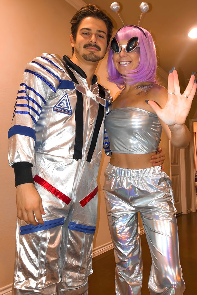 Alien and Astronaut Love Story