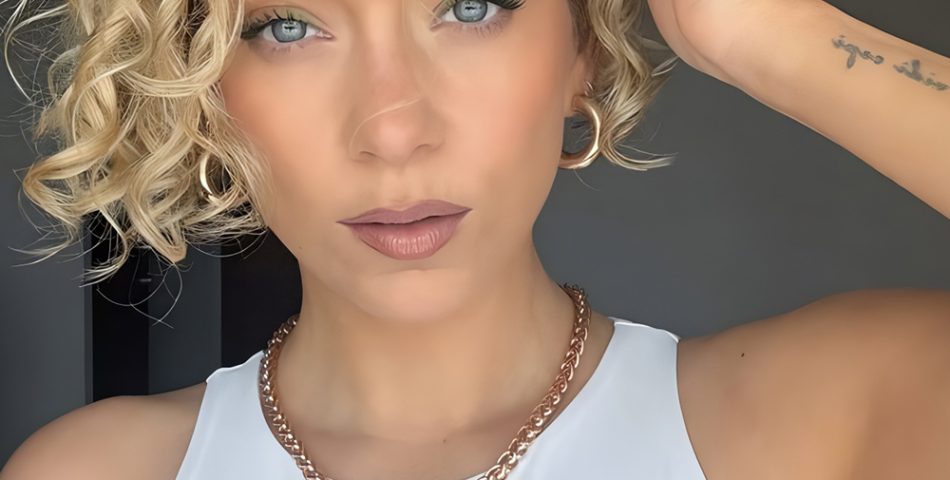 Beachy Texture The Secret Sauce Behind a Messy Bob