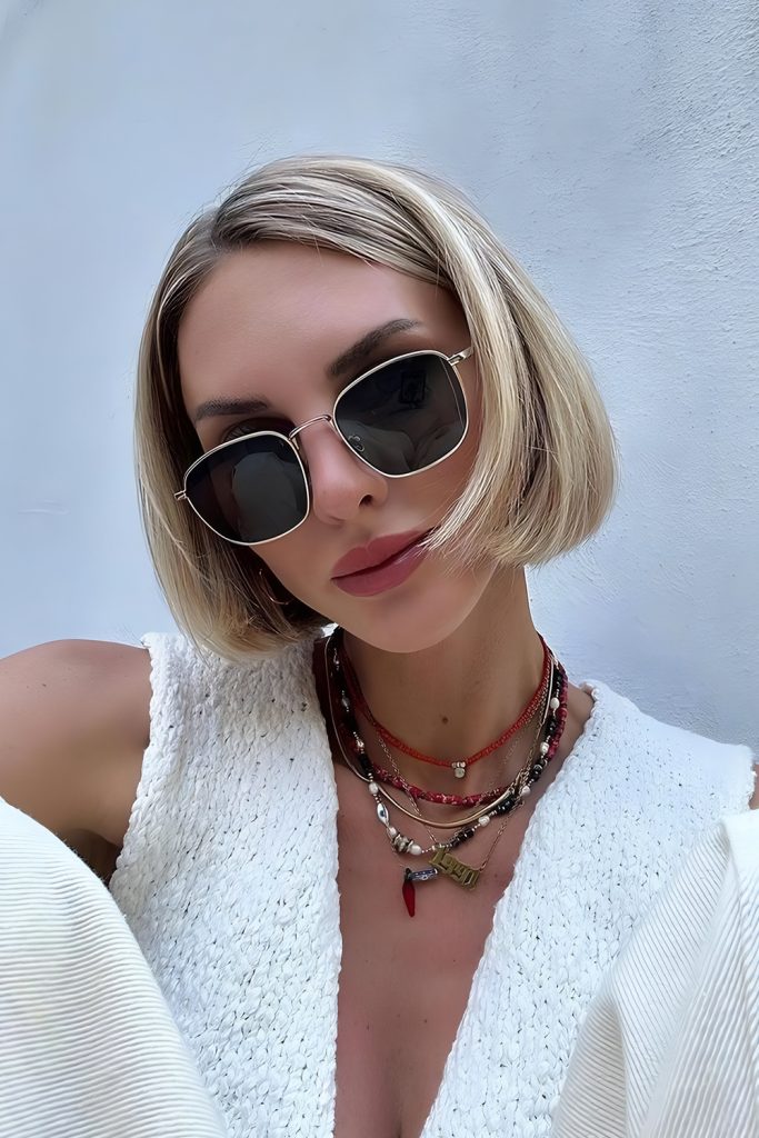 Chin Length Blonde Bobs That Scream Summer