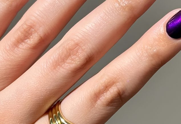 Deep Purple Chrome Nails for a Spellbinding Glow
