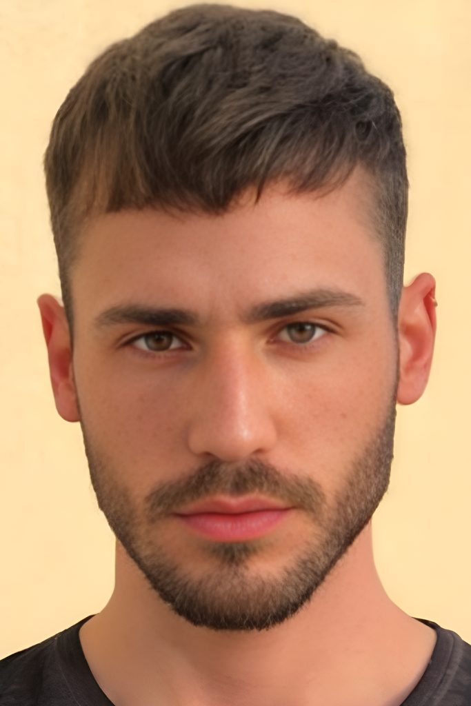 Easy Going Style That Covers Up the Hairline Naturally