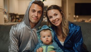 10 Space Themed Family Costumes With Baby Alien