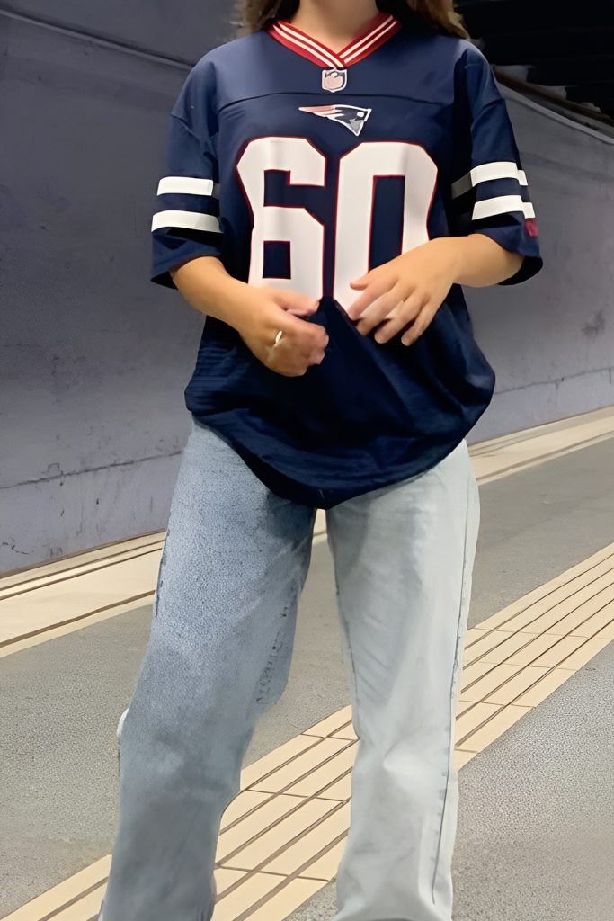 Athletic Outfits Featuring Jerseys and Loose Jeans