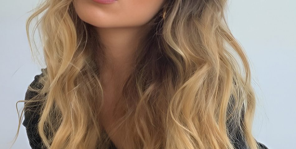 Beachy Texture That Frames the Face Stunningly