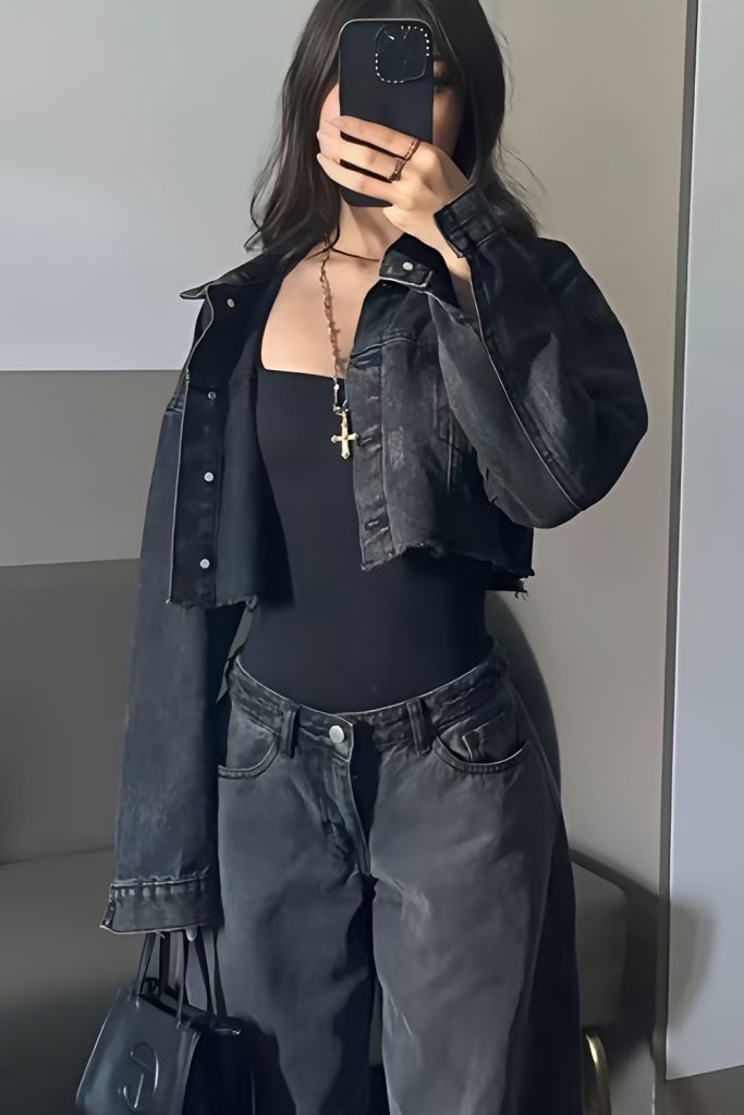 Edgy Looks with All Black Baggy Jeans