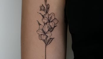 Gladiolus Sleeve with Botanical Elements
