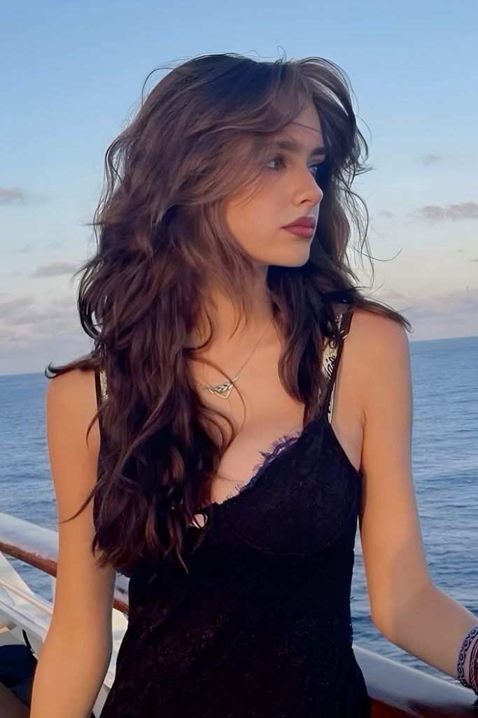 Messy Waves for an Undone Cool Girl Look