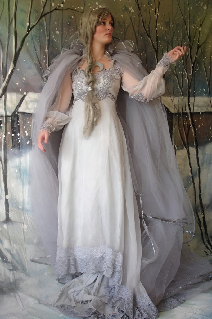 Moon Priestess of the Night Skies