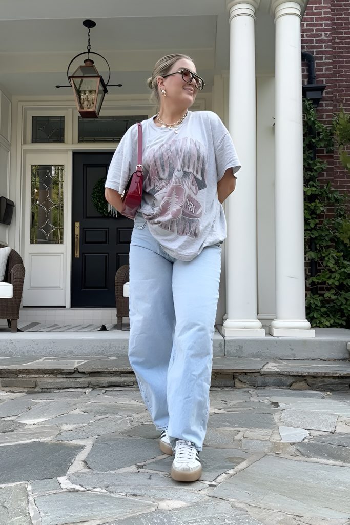 Pairing Baggy Jeans with Graphic Tees for Bold Style