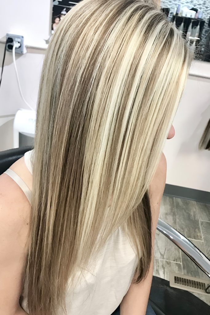Pearl Blonde Accents for a Dazzling Finish