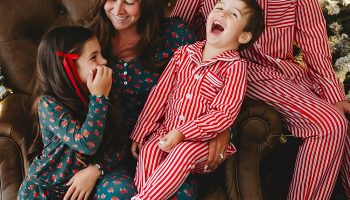 Coordinating Plaid Pajamas for Snuggly Christmas Morning Photos
