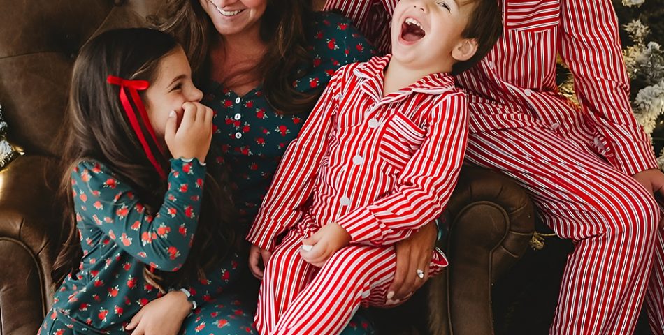 Coordinating Plaid Pajamas for Snuggly Christmas Morning Photos