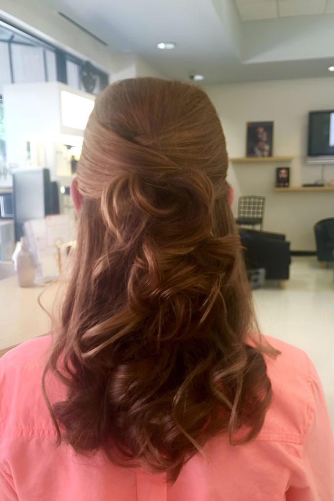 Crisscross Half Up Style for Sophisticated Finishing