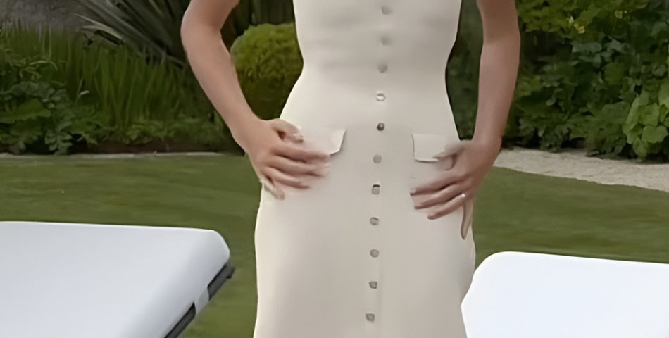 Fitted Midi Dresses with Minimal Embellishments