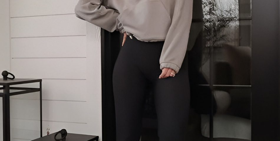 Half Zip Fleece Pullover with Performance Leggings
