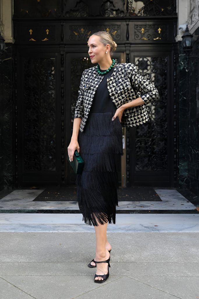 Monochrome Layers with Mixed Textures