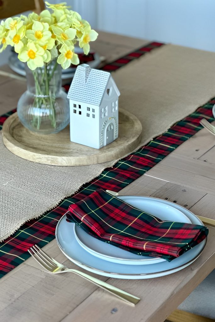 Plaid Table Runners That Bring Cosy Farmhouse