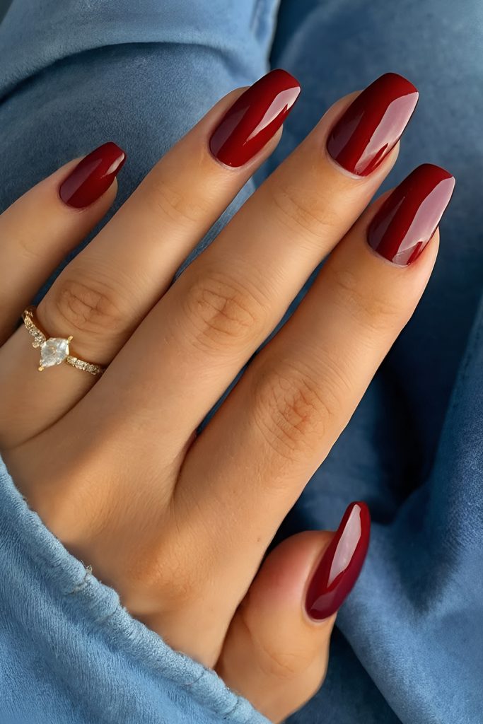 Rich Burgundy Colors for a Vintage Thanksgiving Style