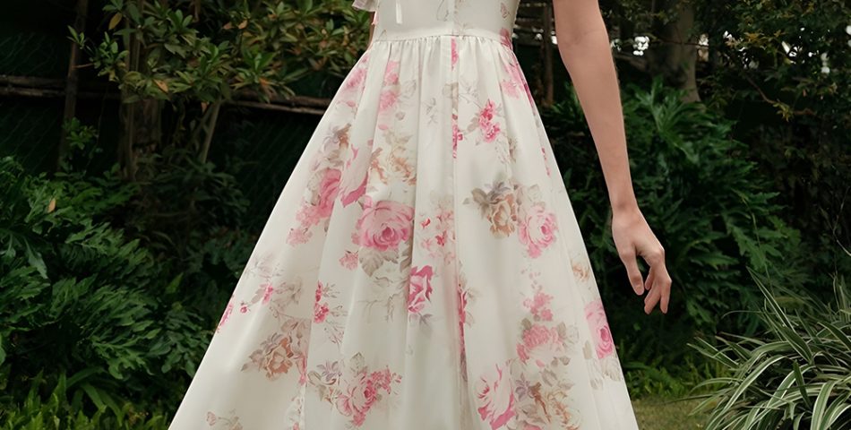Vintage Style Tea Dress with Puff Sleeves