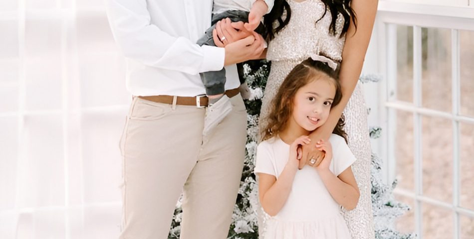Winter White Outfits That Exude Snowy Enchantment