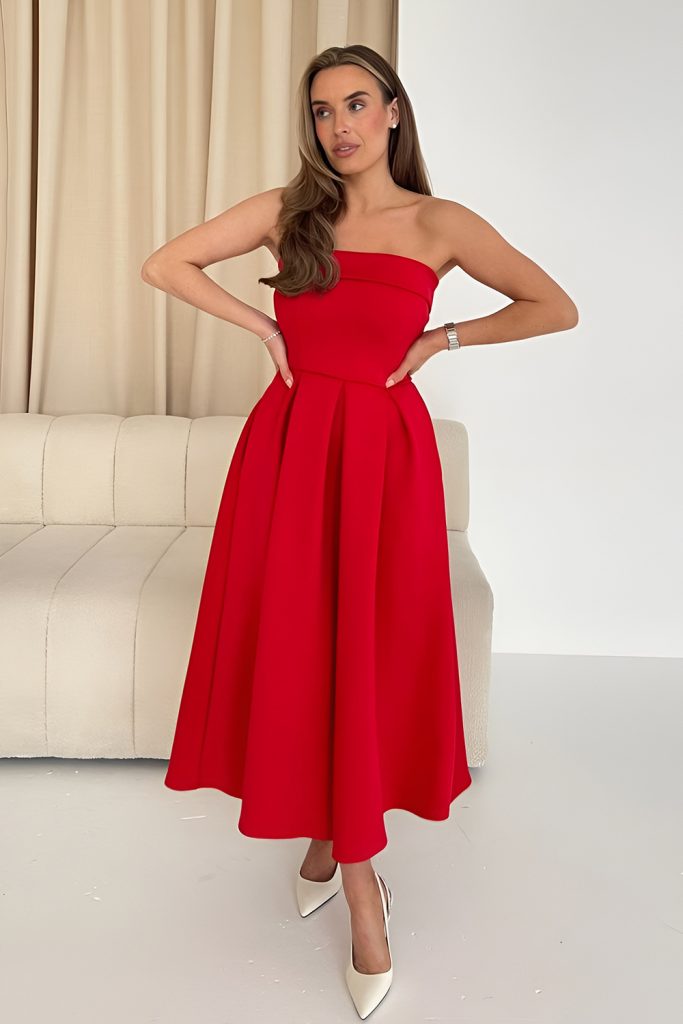 Attention Grabbing Festive Red Dresses