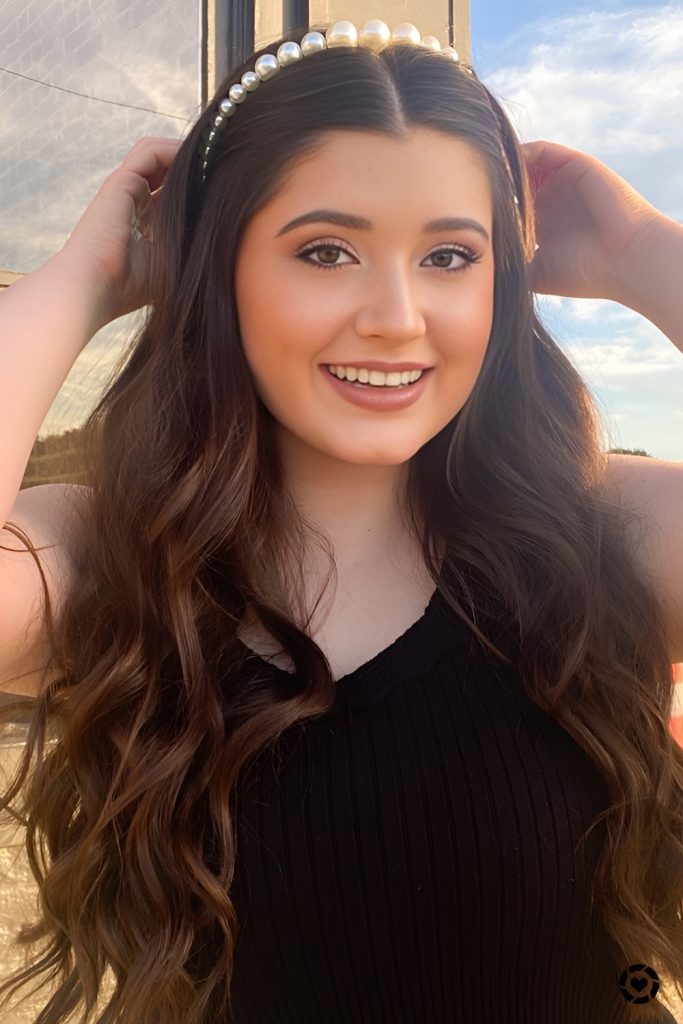 Headband with Loose Waves for Effortless Balance